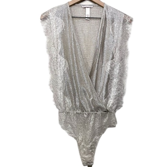 Victoria’s Secret chantilly lace metallic crossed over front Jumpsuit Sz M - Picture 3 of 7